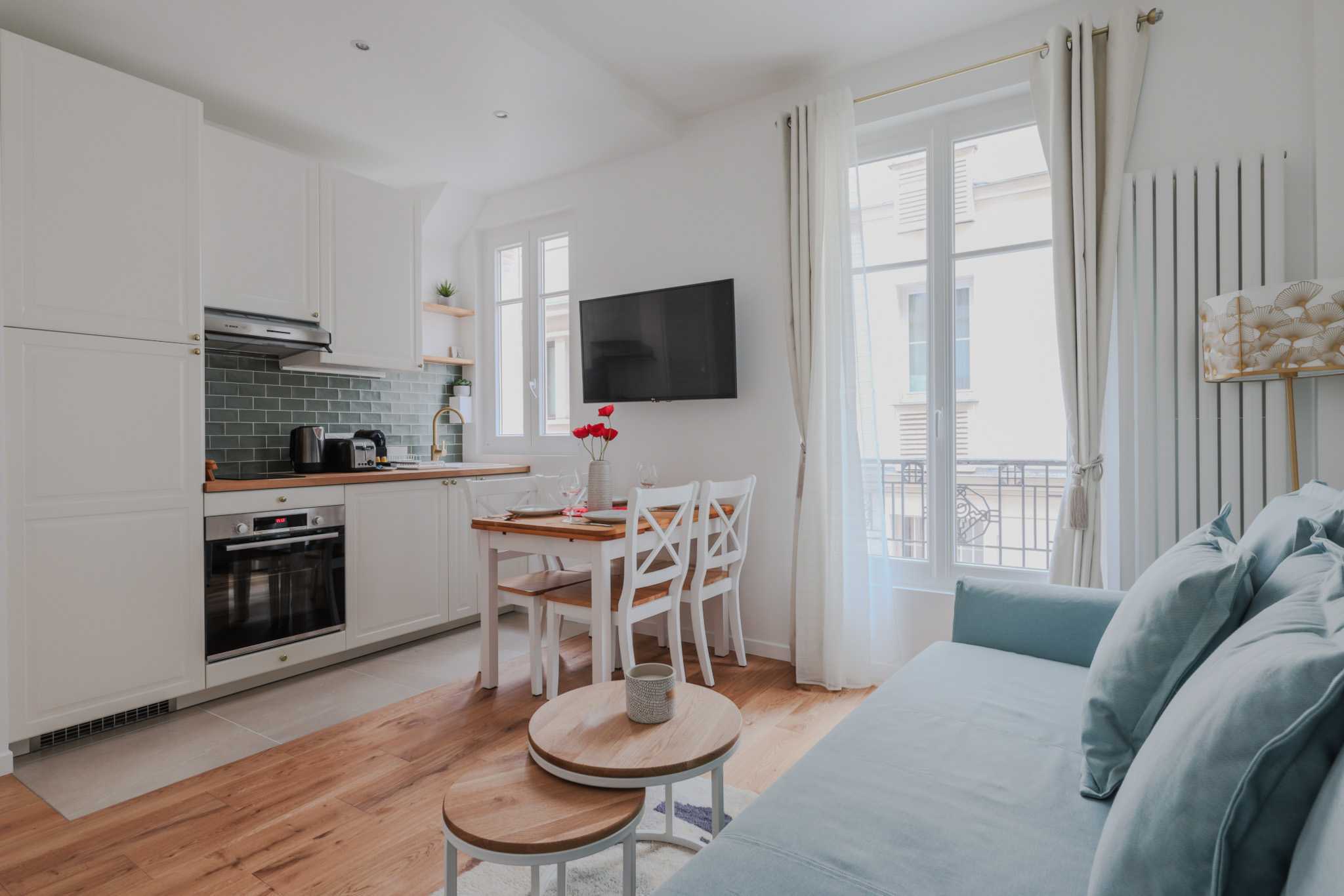 Charming Apt - 1BD/4P - Tour Eiffel / Invalides - Tap to explore photos