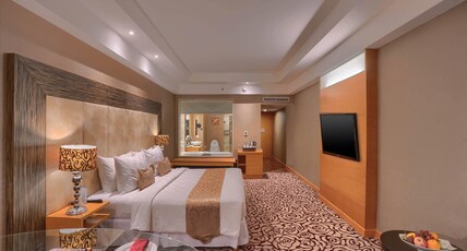 Wyndham Surabaya City Centre Room Type - Deluxe King Room Smoking