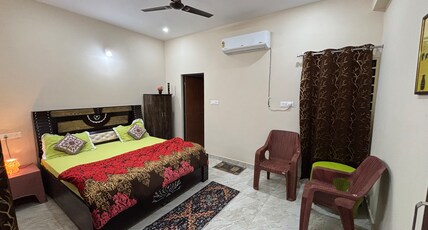 Rangbhoomi pg guest house Room Type - Pavitra, Friendly and family room