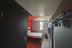 Ibis Budget Saint-Genis-Pouilly Gen