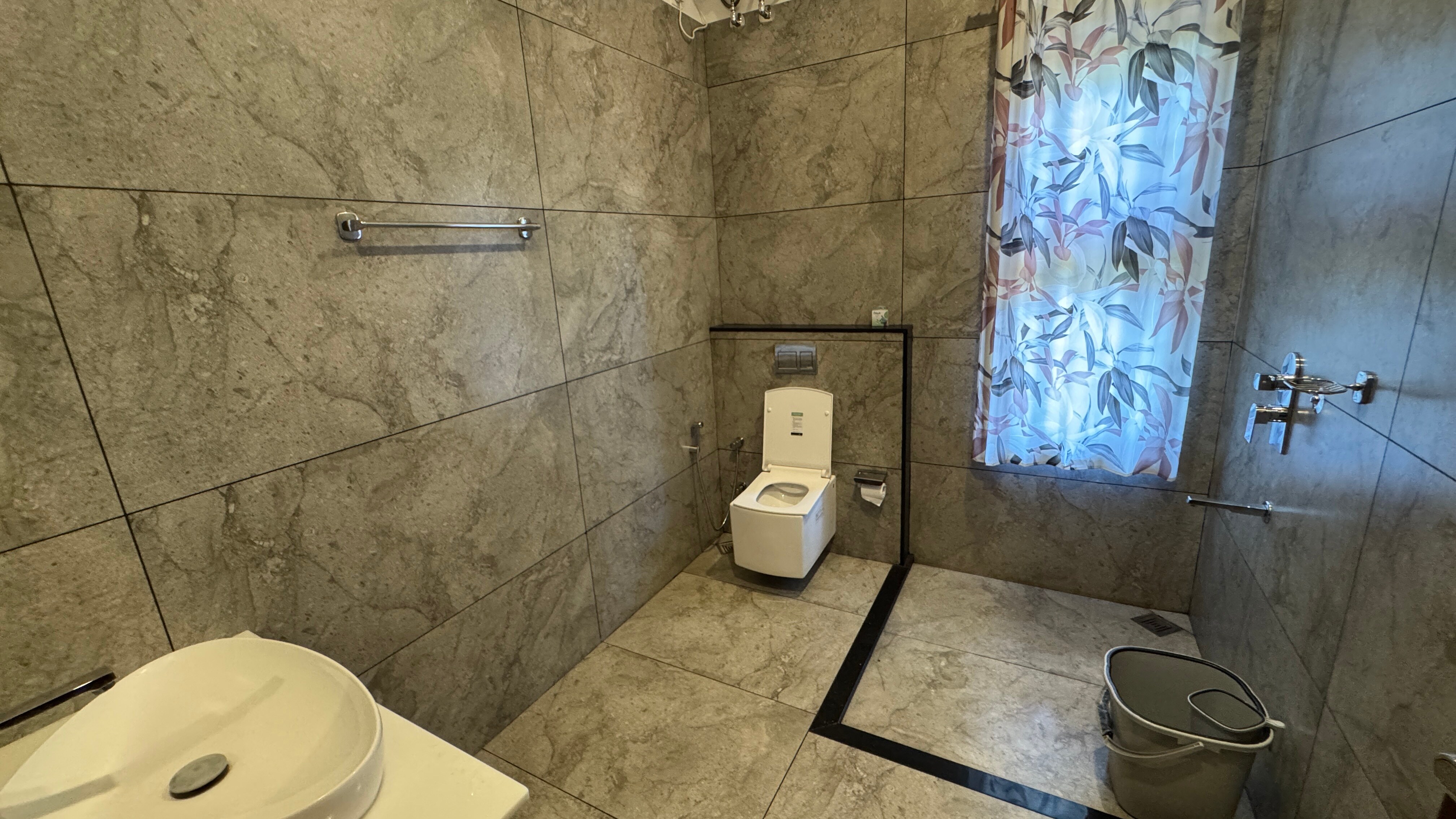 Kallarackal Homes, Where Luxury Meets Space - Tap to explore photos