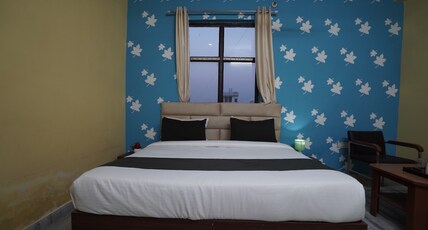 Hotel Nand Palace Hatoj Room Type - Deluxe Room