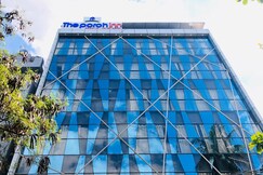 The Porch Inn Hotel/Service Apartments