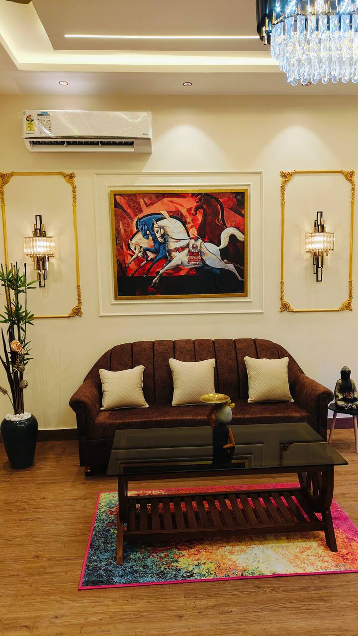Luxury 3 BHK Apt for 8 in Vaishali Nagar - Tap to explore photos