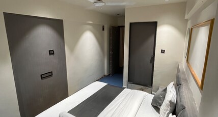 Hotel NR Inn Room Type - Deluxe Room