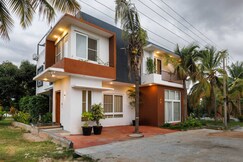SierraMystique by StayJade|Pool|3BHK|35min Airport