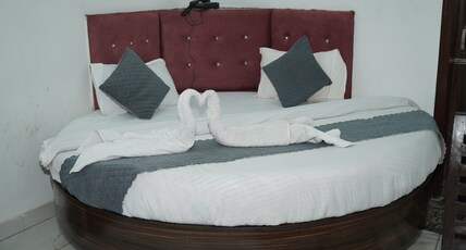 Hotel the Chandigarh Room Type - AC Couple Room