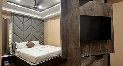 The Ornate Room Type - King Standard AC