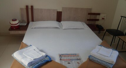 Hotel Rajmahal Room Type - Triple Bed AC Room