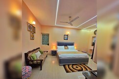 Luxury 1BHK Apartment - 5 Mins to Prem Mandir