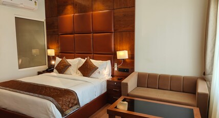 Hotel Guru Surbhi Room Type - Luxury Executive Rooms