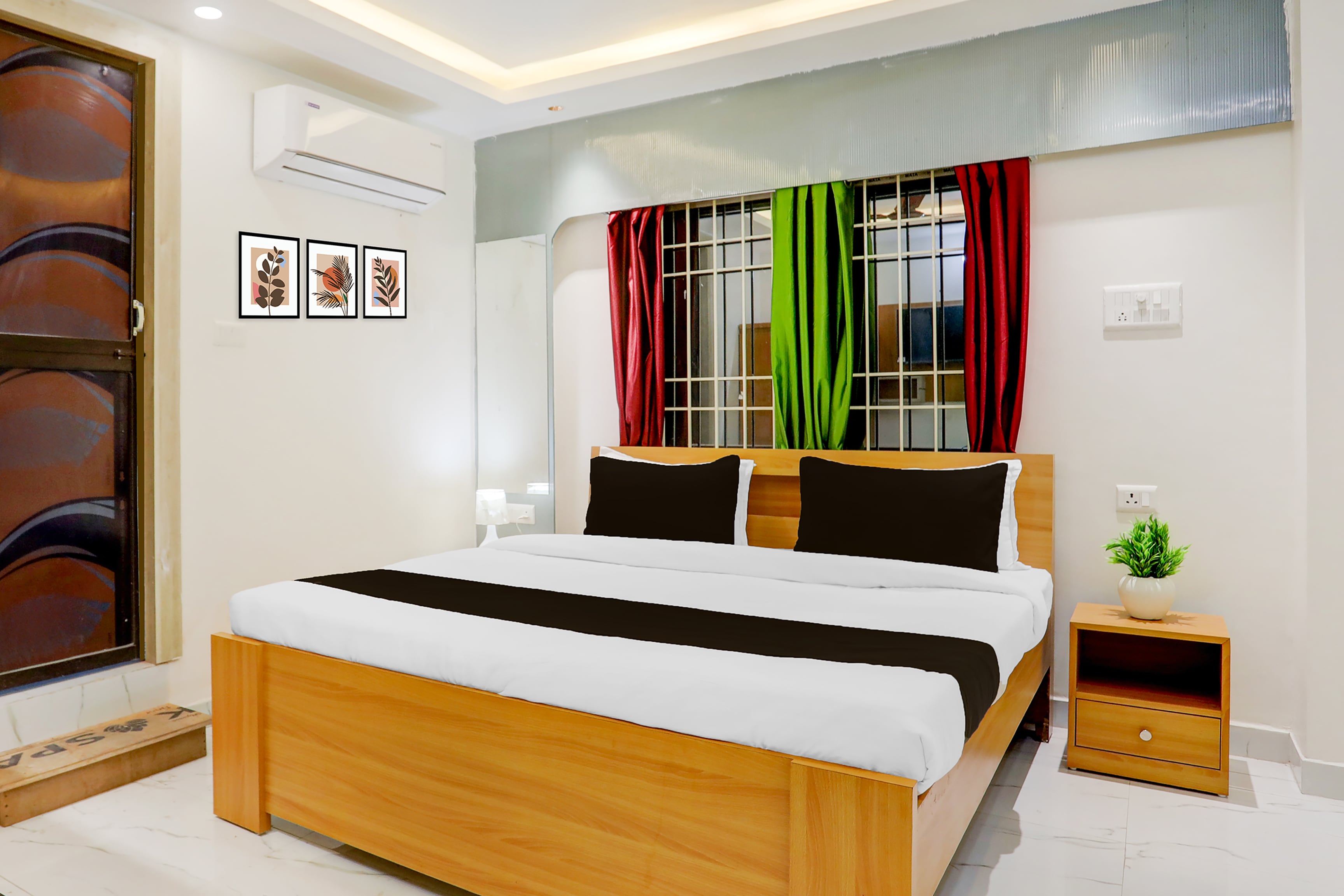 Hotel O Sagar Luminoire Hotel & Banquet Hall - Tap to explore photos