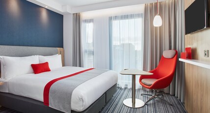 Holiday Inn Express London - Ealing Room Type - Standard Room with Free Hot Breakfast Holiday Inn Express London - Ealing Room Type - Standard Room with Free Hot Breakfast