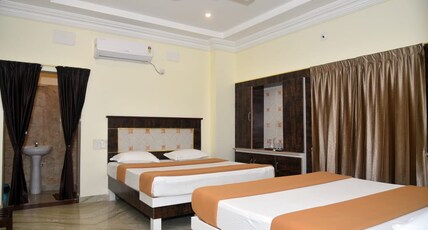 Chellam Inn Room Type - Deluxe Four Bed Room
