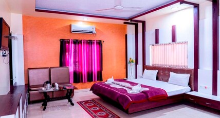 Hotel Raj & Restaurant Room Type - Deluxe AC Room