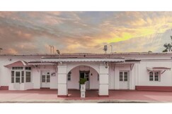 West Bury Vintage Villa