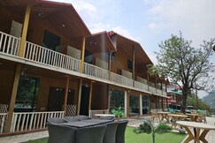 The Brightside Resorts Tirthan A Riverside Hotel