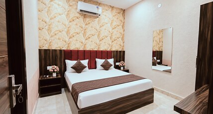 Hotel KR Near Golden Temple Room Type - Deluxe Room With Parking