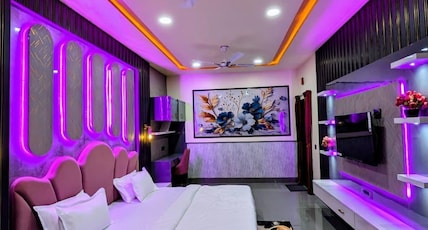 Aatitheyam yatriniwas Room Type - Royal Premium Suit