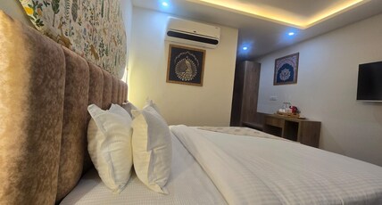 The Neeraj Ganga Paradise With Ganga View Room Type - Standard Room