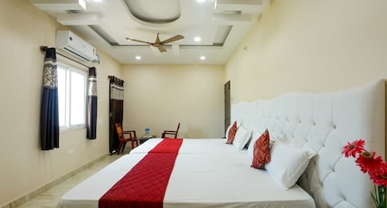 Right Choice Hotels Room Type - AC Four bed room Right Choice Hotels Room Type - AC Four bed room