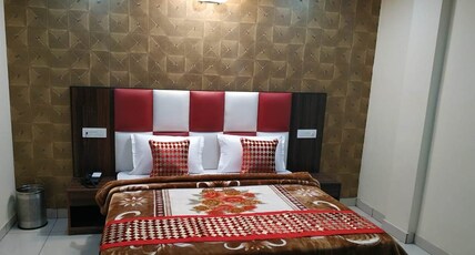 HOTEL ESS PEE 91 Room Type - DELUXE ROOM
