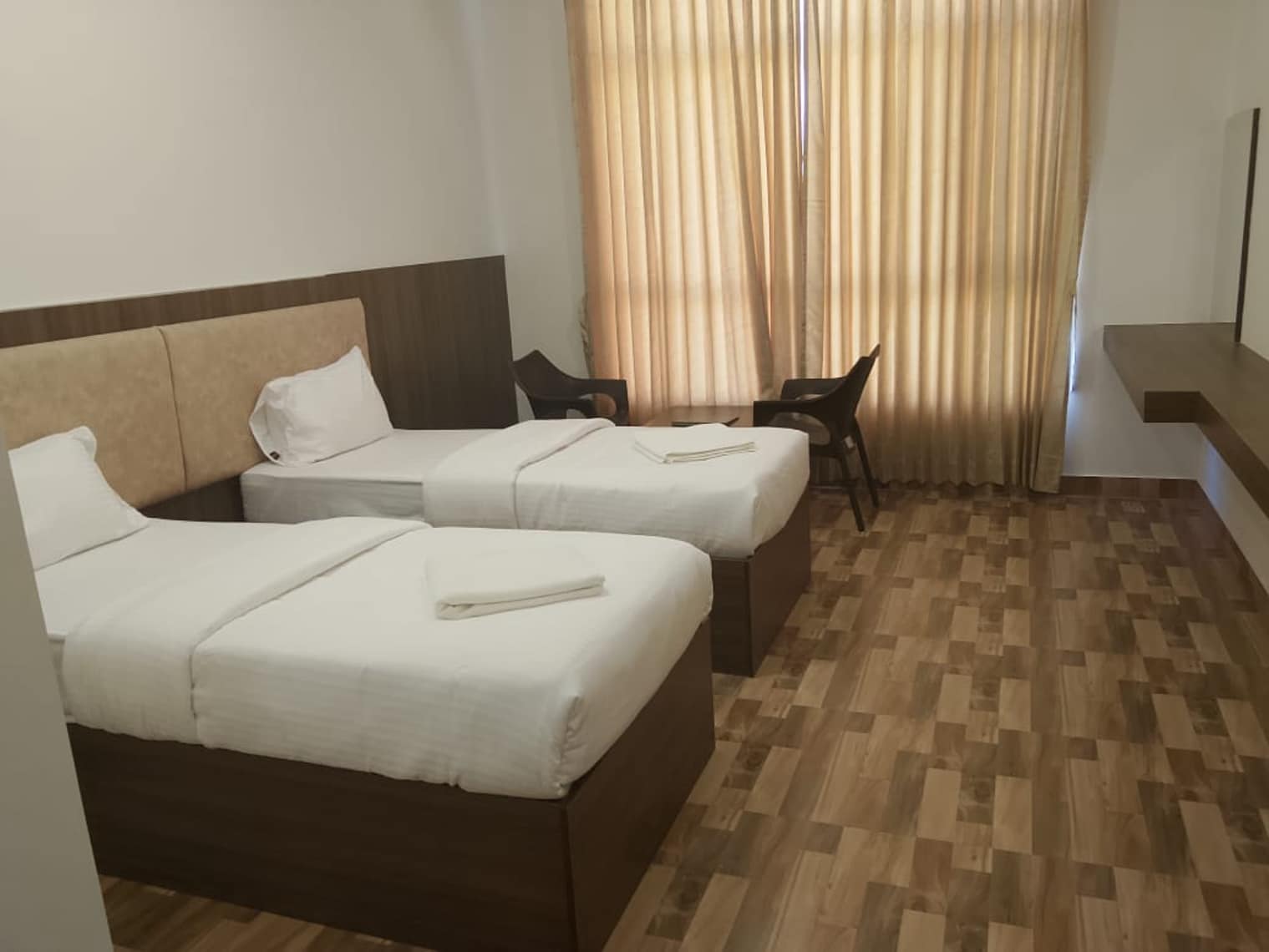 R2B(Rayan Ram Bhavan) Grand restaurant and rooms - Tap to explore photos