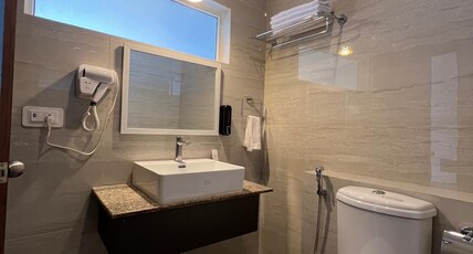Ghasso Residency by Luxesharda Group Room Type - Deluxe Double with Mountain View Ghasso Residency by Luxesharda Group Room Type - Deluxe Double with Mountain View