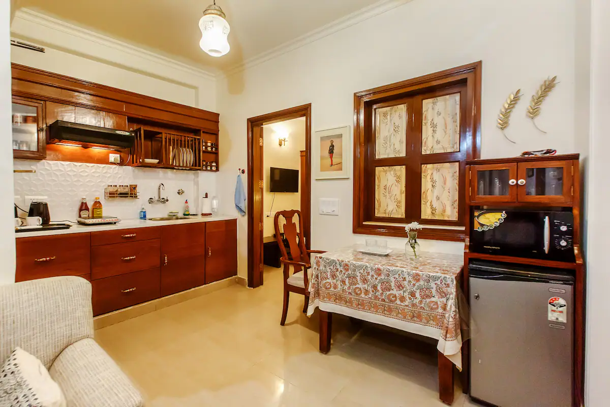 Spacious Fort View Apartments in Hauz Khas Village