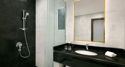 Holiday Inn Riyadh Al Malaz Room Type - 1 Queen Standard