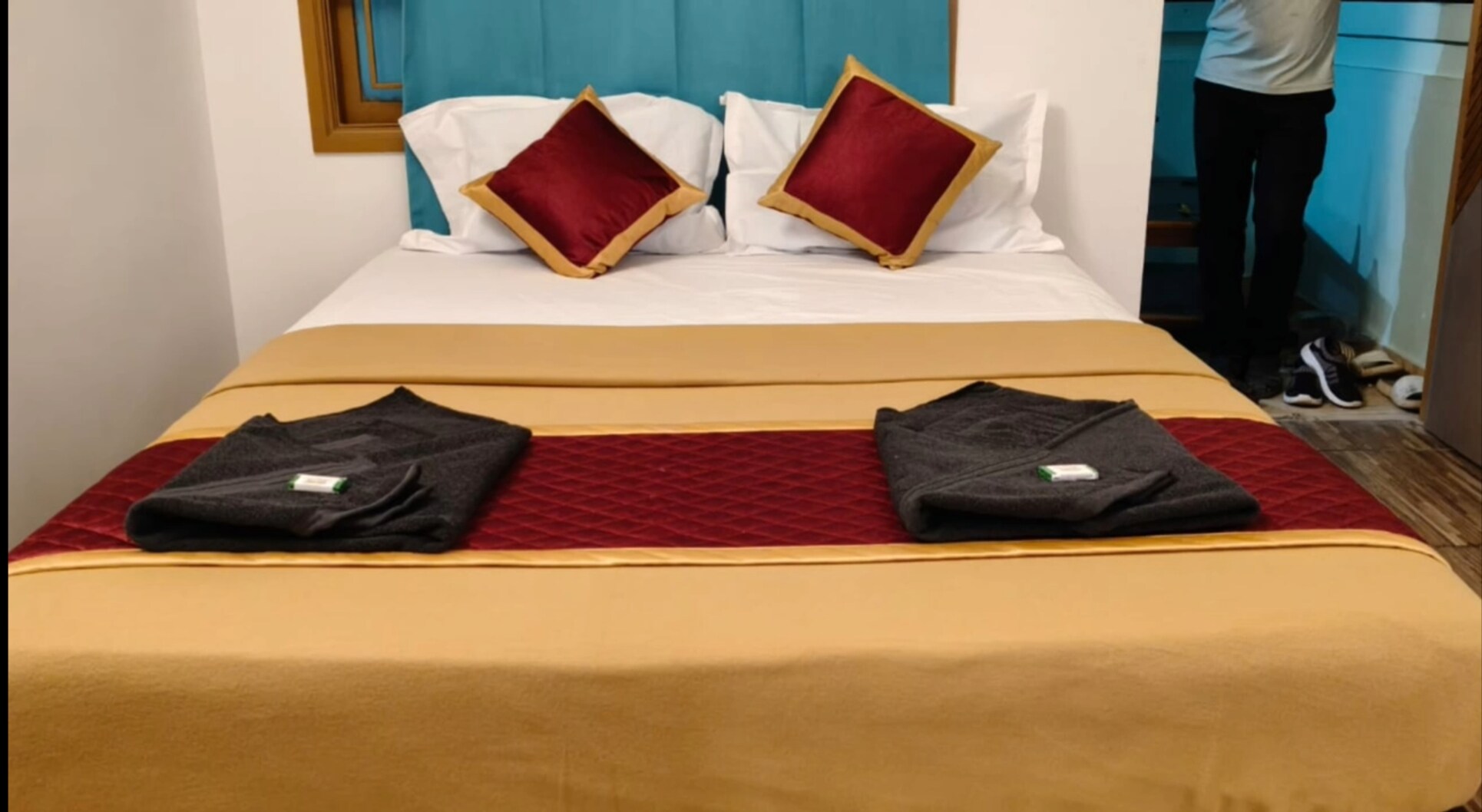 Gateway Rooms Stay Cozy Rooms in Pondicherry - Tap to explore photos
