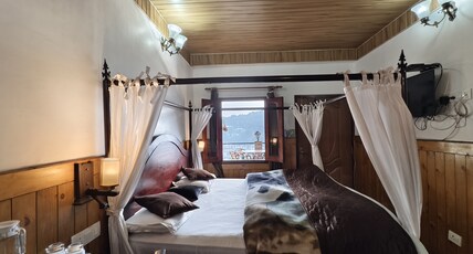 The Nest | Roof Top Lake View & Bonfire Room Type - Deluxe Room With Lake View
