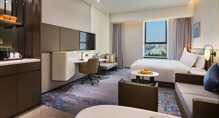 Crowne Plaza WUHAN DEVELOPMENT ZONE Room Type - 1 King Bed Standard