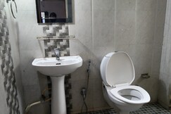 Caroline Stay Near KIIT University || Budget Friendly || Couple Friendly