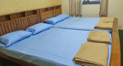 Jungle retreat dandeli - Homestay Room Type - 4 Sharing Family Room ( AC / Non AC )