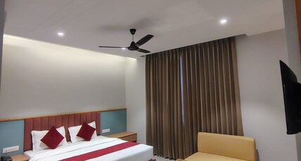 HOTEL CASTILLO INN Room Type - DELUXE ROOM