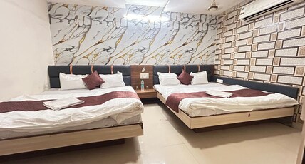 Hotel Mahakal Ashray Room Type - Four Bed A/C Room