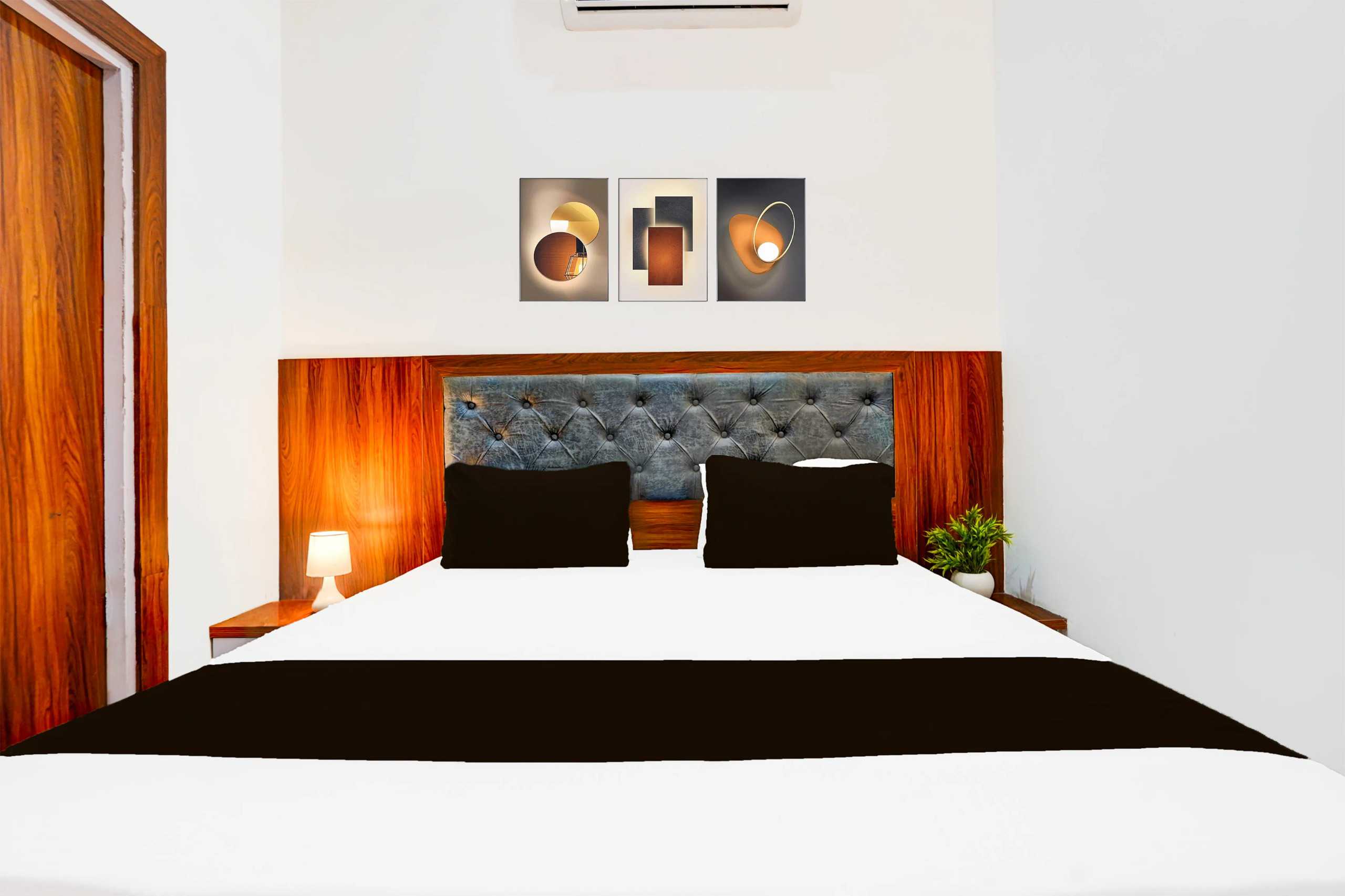 Hotel O by OYO Hotel Sinon - Tap to explore photos