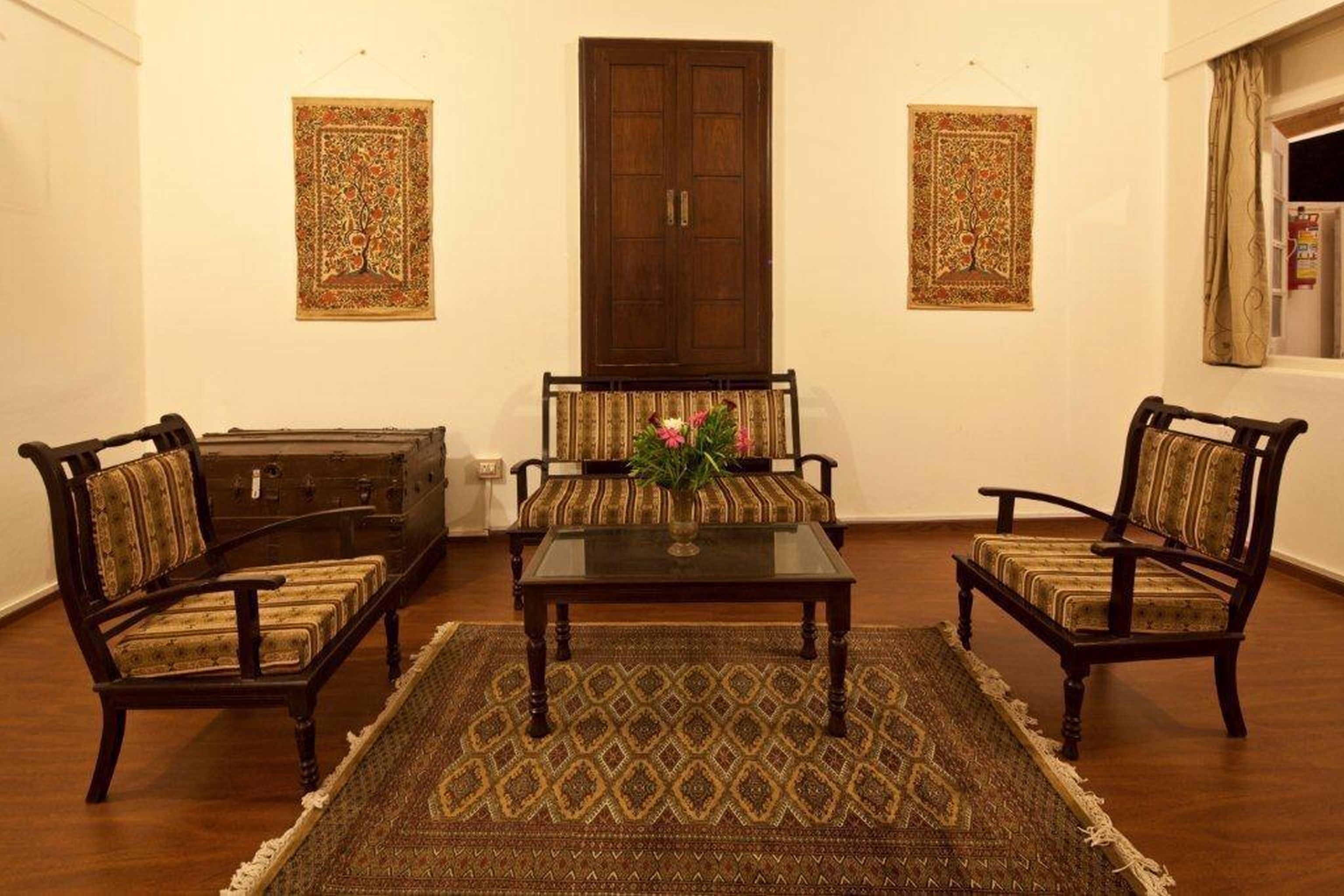 Divan's Bungalow - Tap to explore photos