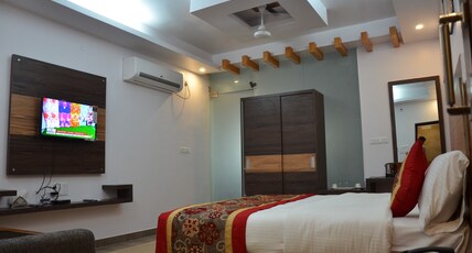 HOTEL THE GOLDEN SUNRISE Room Type - Deluxe Room