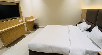 The Lotus Hotel Room Type - Deluxe Room