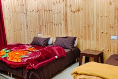 Yog1 - 200 Mtrs From Temple