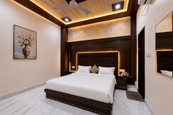 Hotel Shri Mohini Kunj Vindavan By HRG
