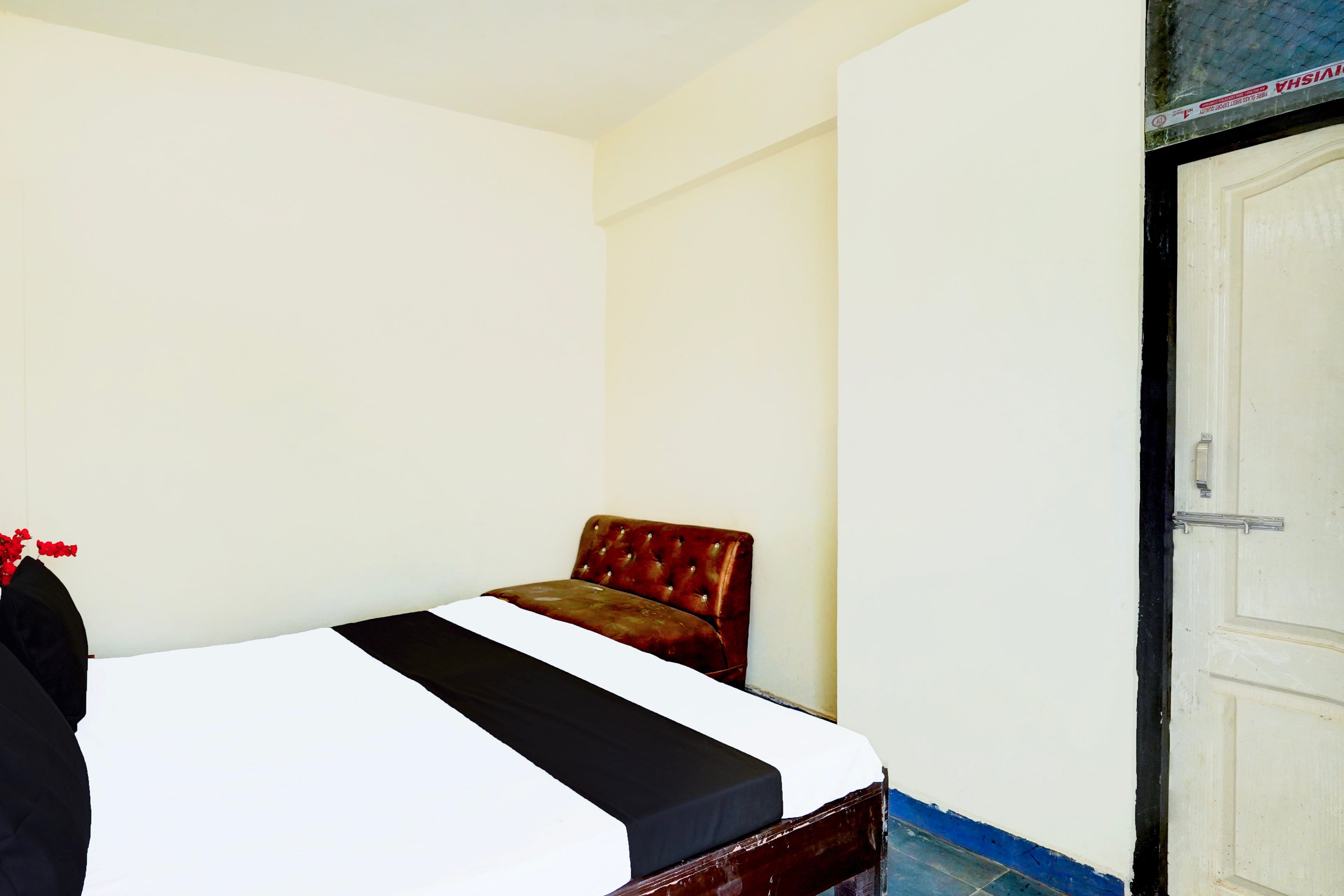 Hotel O Dvs Palace - Tap to explore photos