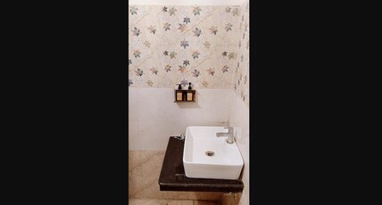 Mangalam Inn Room Type - Deluxe room