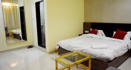 Hotel S S Grand Room Type - Deluxe