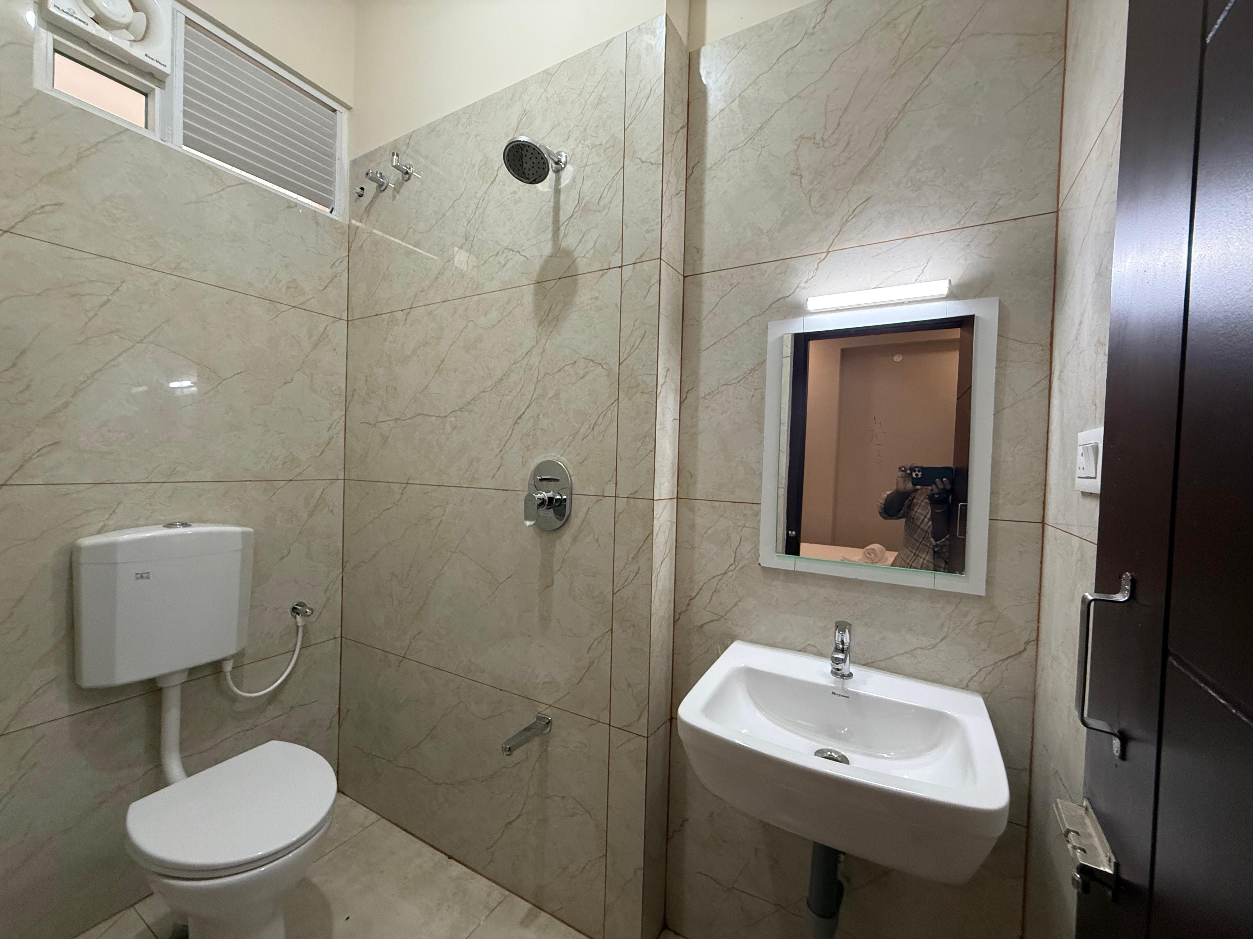 MRM RESIDENCY, VADAKOVAI - Tap to explore photos