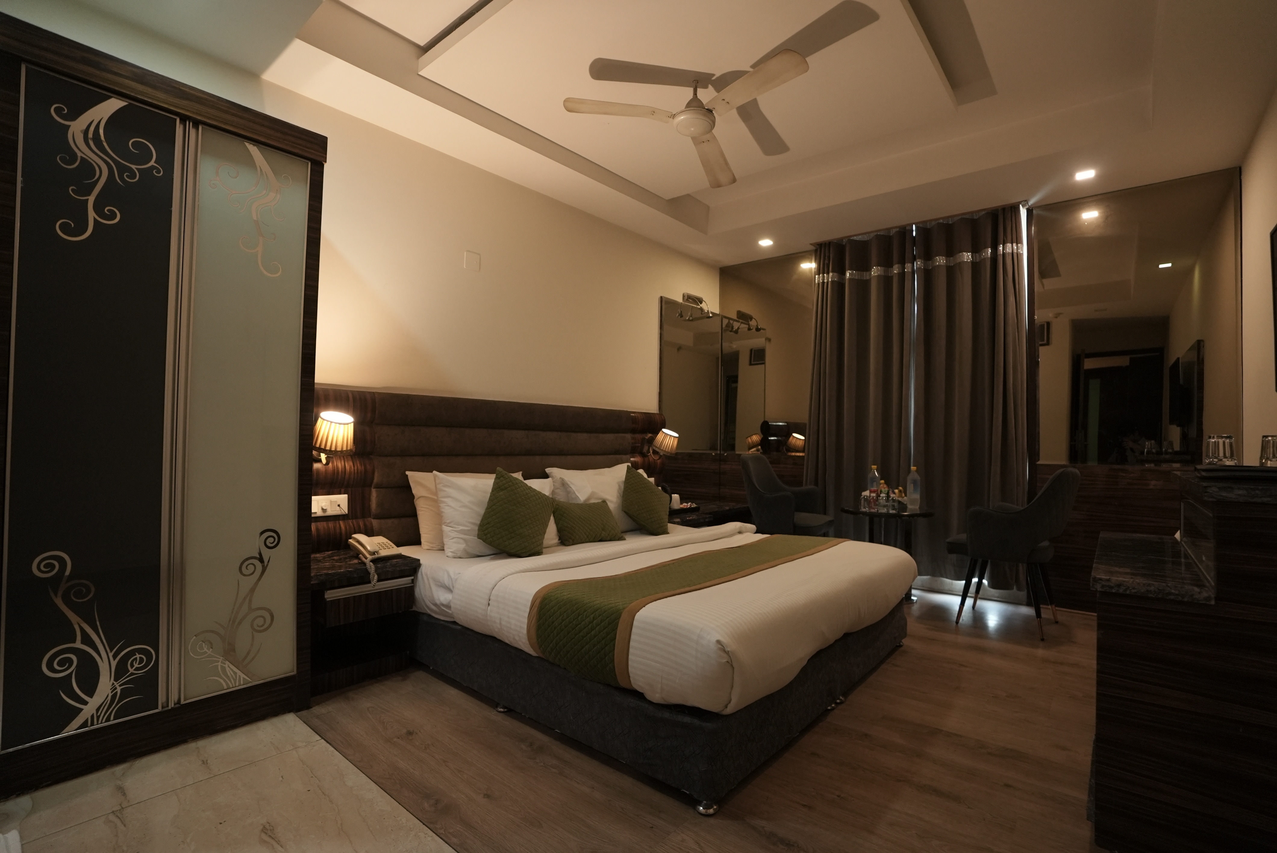 HOTEL DELHI 55 , New Delhi - Tap to explore photos