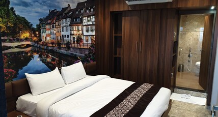 J.D.HOTEL & GUEST HOUSE Room Type - Deluxe AC Room