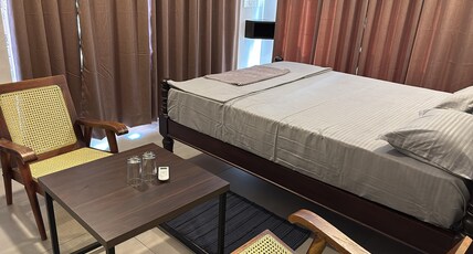 MAYA KOCHI Budget Stays Room Type - Deluxe AC Room with Balcony